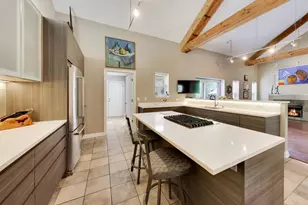 824 Stables Ct, Highwood, IL 60040 - Photo 9