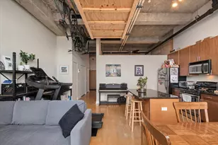 320 E 21st St, Chicago, IL 60616 - Photo 11