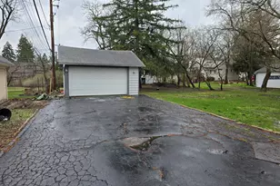 249 E Park Blvd, Villa Park, IL 60181 - Photo 5