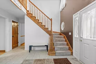 938 Stonehaven Ct, Elgin, IL 60124 - Photo 5