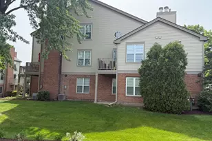 1757 Eastwood Ct, Schaumburg, IL 60195 - Photo 9