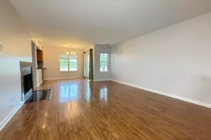 1757 Eastwood Ct, Schaumburg, IL 60195 - Photo 3