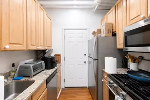 677 5 W Wrightwood Ave, Chicago, IL 60614 - Photo 3