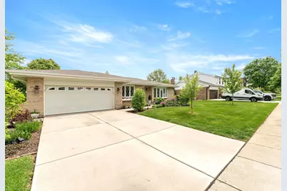 8129 Middlebury Avenue, Woodridge, IL 60517 - Photo 3