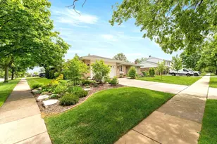 8129 Middlebury Ave, Woodridge, IL 60517 - Photo 5