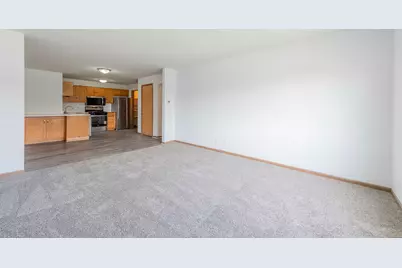 915 Spiros Court #206, Dekalb, IL 60115 - Photo 5