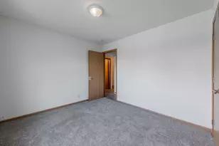 915 Spiros Ct, Dekalb, IL 60115 - Photo 9