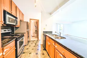 1751 Sleepy Hollow Ct, Schaumburg, IL 60195 - Photo 9
