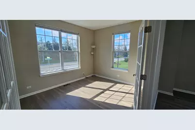 210 Timberleaf Circle, Roselle, IL 60172 - Photo 5