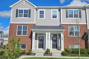 210 Timberleaf Cir, Roselle, IL 60172 - Photo 1