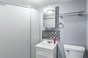 5138 W Addison St, Chicago, IL 60641 - Photo 11