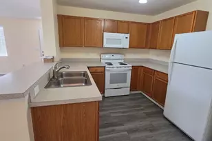 101 Silverstone Dr, Carpentersville, IL 60110 - Photo 7