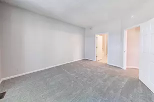 1160 Georgetown Way, Vernon Hills, IL 60061 - Photo 9