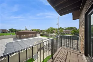 9604 Bianco Terrace, Des Plaines, IL 60016 - Photo 15