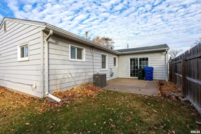 2449 W 13th Street, Davenport, IA 52804 - Photo 27