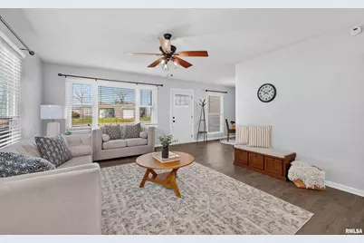 2449 W 13th Street, Davenport, IA 52804 - Photo 5