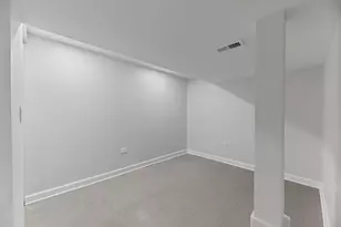 929 N Latrobe Ave, Chicago, IL 60651 - Photo 29