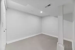 929 N Latrobe Ave, Chicago, IL 60651 - Photo 31