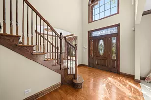 261 Johnson Woods Dr, Batavia, IL 60510 - Photo 3