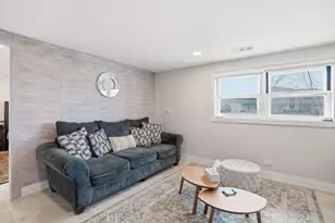 10459 S 81st Ave, Palos Hills, IL 60465 - Photo 9