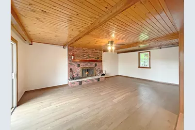 576 Timber Hills Drive, Freeport, IL 61032 - Photo 11
