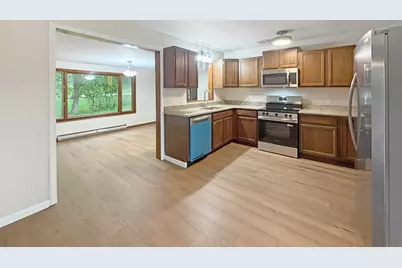 576 Timber Hills Drive, Freeport, IL 61032 - Photo 3
