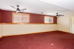 18 Oakwood Dr, Pontiac, IL 61764 - Photo 25