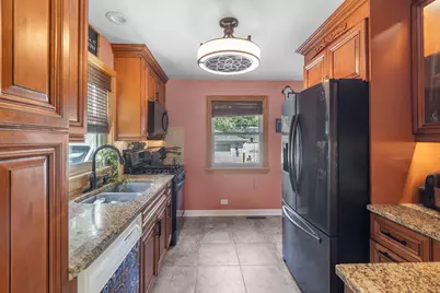 218 N Marion Avenue, Bartlett, IL 60103 - Photo 5