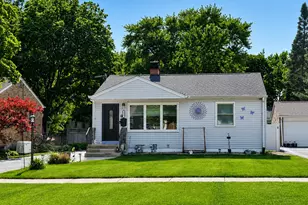 218 N Marion Ave, Bartlett, IL 60103 - Photo 1