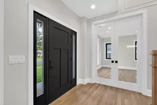 1009 N Drury Ln, Arlington Heights, IL 60004 - Photo 3