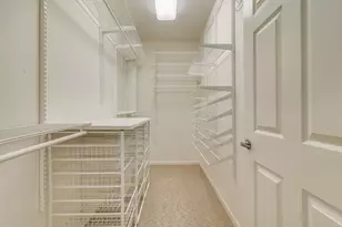 33 W Huron St, Chicago, IL 60654 - Photo 17