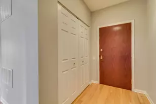 33 W Huron St, Chicago, IL 60654 - Photo 5
