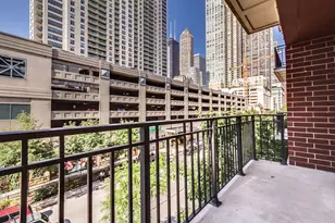 33 W Huron St, Chicago, IL 60654 - Photo 21