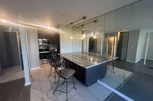 4250 N Marine Dr, Chicago, IL 60613 - Photo 7