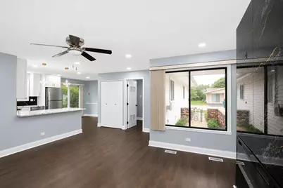951 Chelsea Lane, Schaumburg, IL 60193 - Photo 9