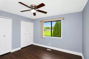951 Chelsea Ln, Schaumburg, IL 60193 - Photo 23