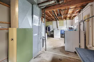 207 N Crest Ave, Bartlett, IL 60103 - Photo 15