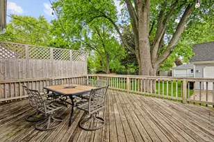 207 N Crest Ave, Bartlett, IL 60103 - Photo 17