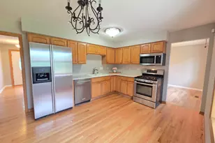 8112 Rutherford Dr, Woodridge, IL 60517 - Photo 9
