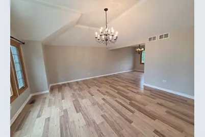 8112 Rutherford Drive, Woodridge, IL 60517 - Photo 3