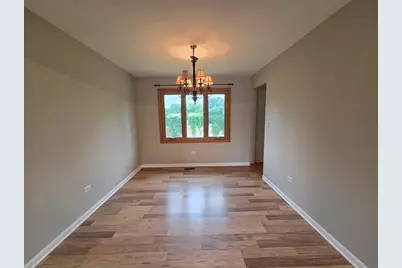 8112 Rutherford Drive, Woodridge, IL 60517 - Photo 5