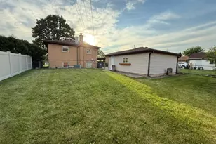 2185 Lee St, Des Plaines, IL 60018 - Photo 7
