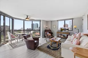 33 W Delaware Pl, Chicago, IL 60610 - Photo 5