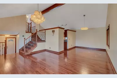9041 Sunrise Lane, Orland Park, IL 60462 - Photo 5