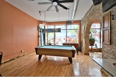 3034 W Montrose Avenue, Chicago, IL 60618 - Photo 11