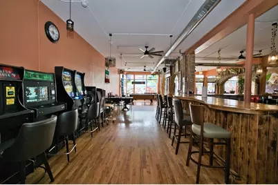 3034 W Montrose Avenue, Chicago, IL 60618 - Photo 13