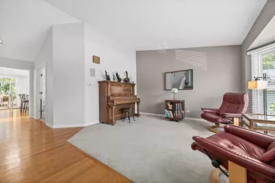 8100 Geneva Street, Woodridge, IL 60517 - Photo 3