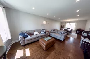 1284 Regent Dr, Mundelein, IL 60060 - Photo 5