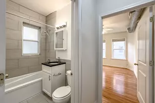 1153 W Lunt Ave, Chicago, IL 60626 - Photo 9