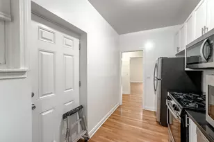 1153 W Lunt Ave, Chicago, IL 60626 - Photo 5